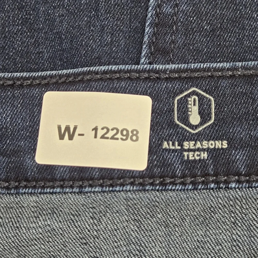 Levi's 502 Men Jeans 38X30 Dark Blue Denim Tapered Leg Allseason Tech
